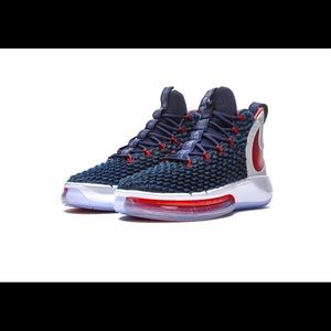 BRAND NEW IN BOX NIKE ALPHADUNK SNEAKERS